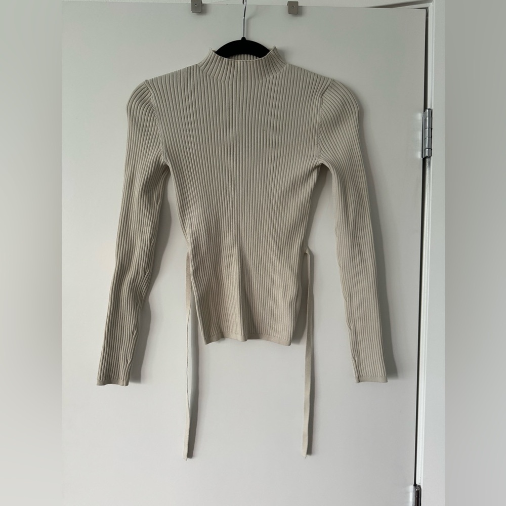 Babaton (Aritzia) Tie-back Turtle Neck in Sculpt Knit. XXS NWOT
